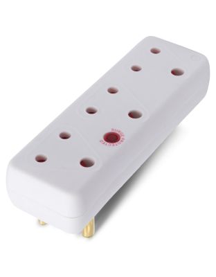 SWITCHED_3_Way_Medium_Surge_16A_Adaptor